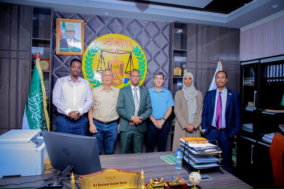 Saraakiil caafimaad Oo socda Dawlada Israel oo soo gaadhay Somaliland.