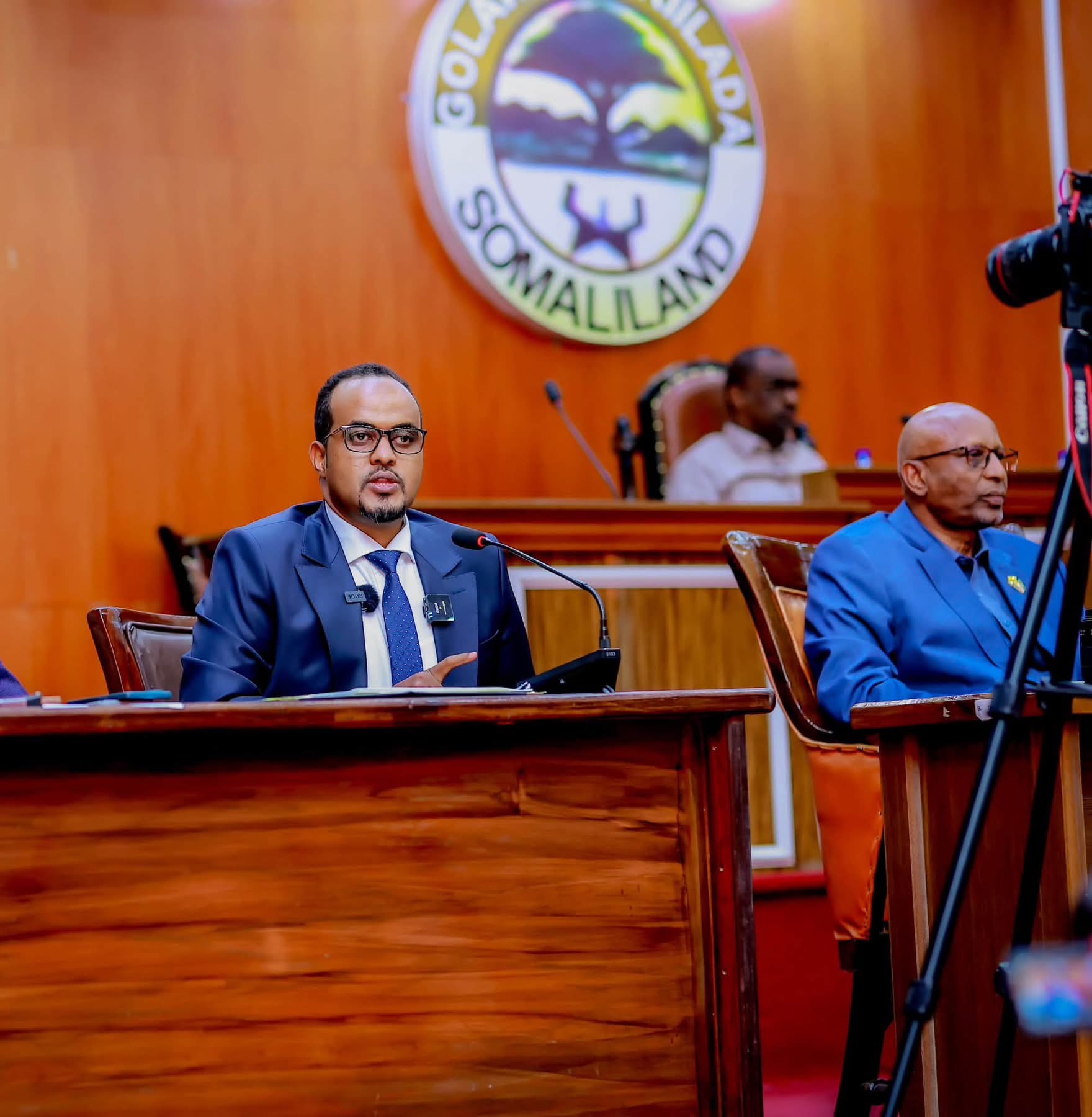 Wasiirka Beeraha JSL iyo Agaasimaha oo shir jaraa’id qabtay kadib fadhigii Golaha, iyagoo ka hadlay qodobbadii kulanka iyo qorshayaasha horumarinta beeraha.